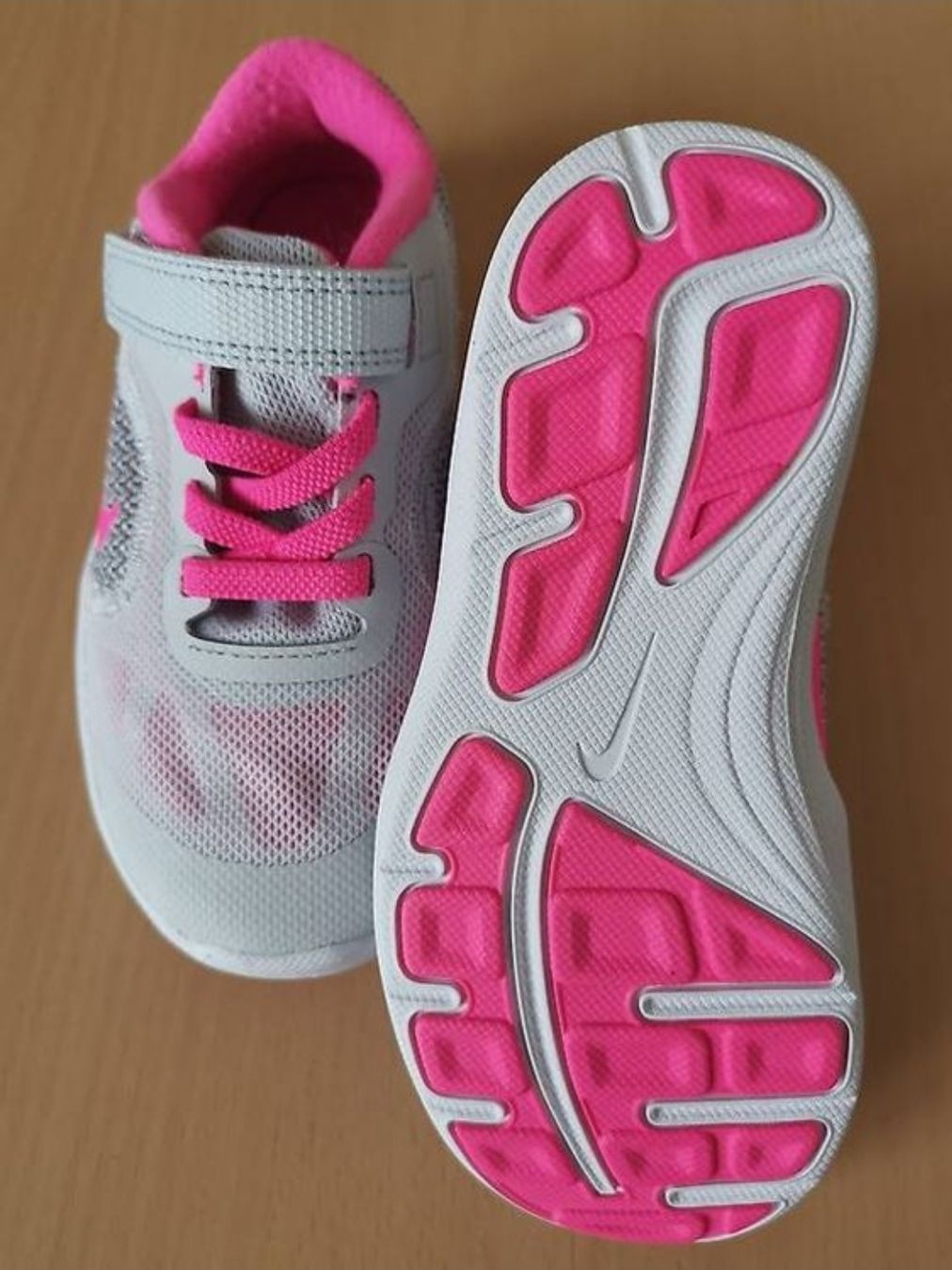 Schuhe für Mädchen: Nike  – Neu und originalverpackt aus Zuchwil von Lea007 1
