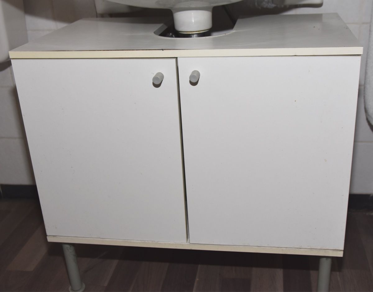 Mobili per bagno: Weisses Lavabo Unterbau Möbel – Usato da Zürich venduto da sim_ws79