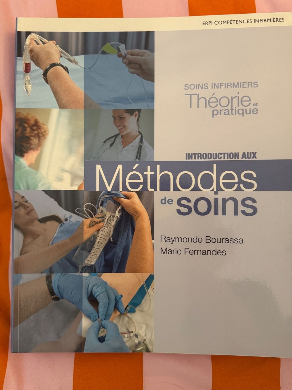 Livres: Introduction aux méthodes de soins – Neuf (Voir description) à Sierre par cmcbo