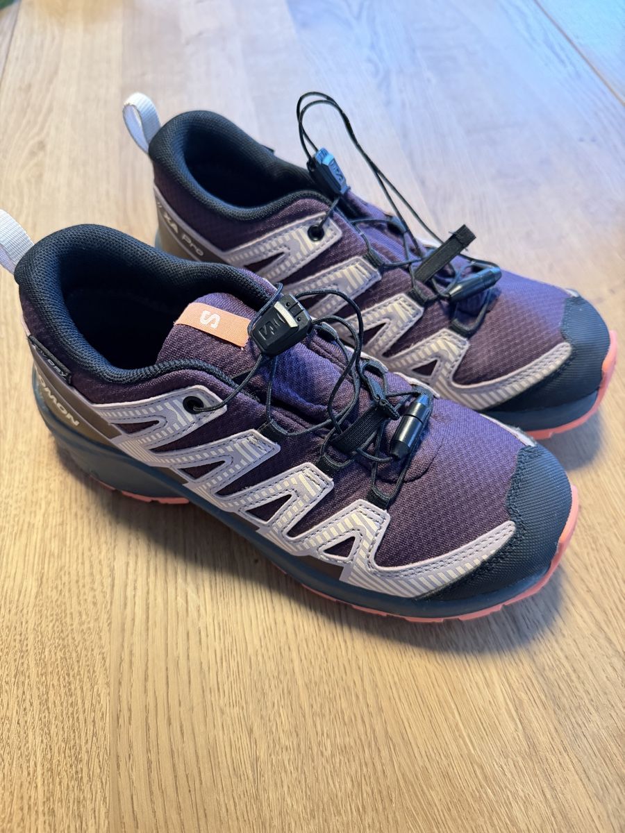 Chaussures filles: Salomon Trekkingschuhe Gr. 34 – D'occasion à Windlach par Binchen0
