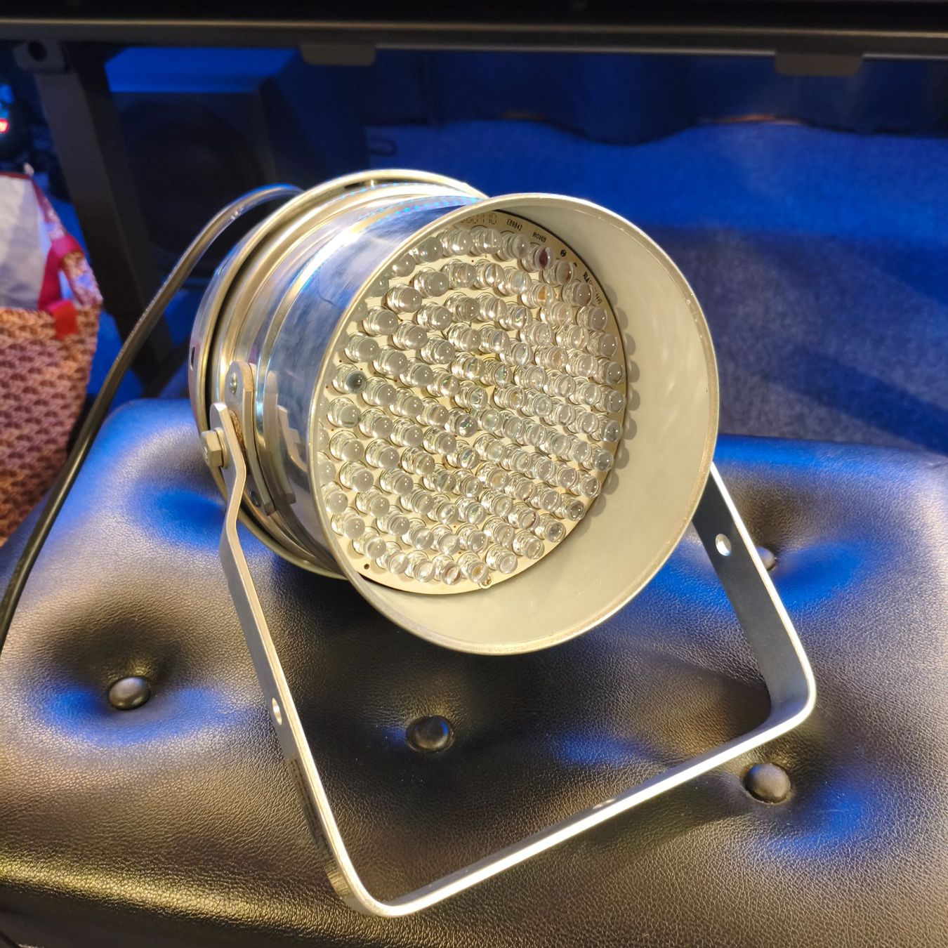 Lampes: Nervige Nachbarn? Blende sie mit Proel LED Scheinwerfer – D'occasion à Dietikon par Deft_bonz 1