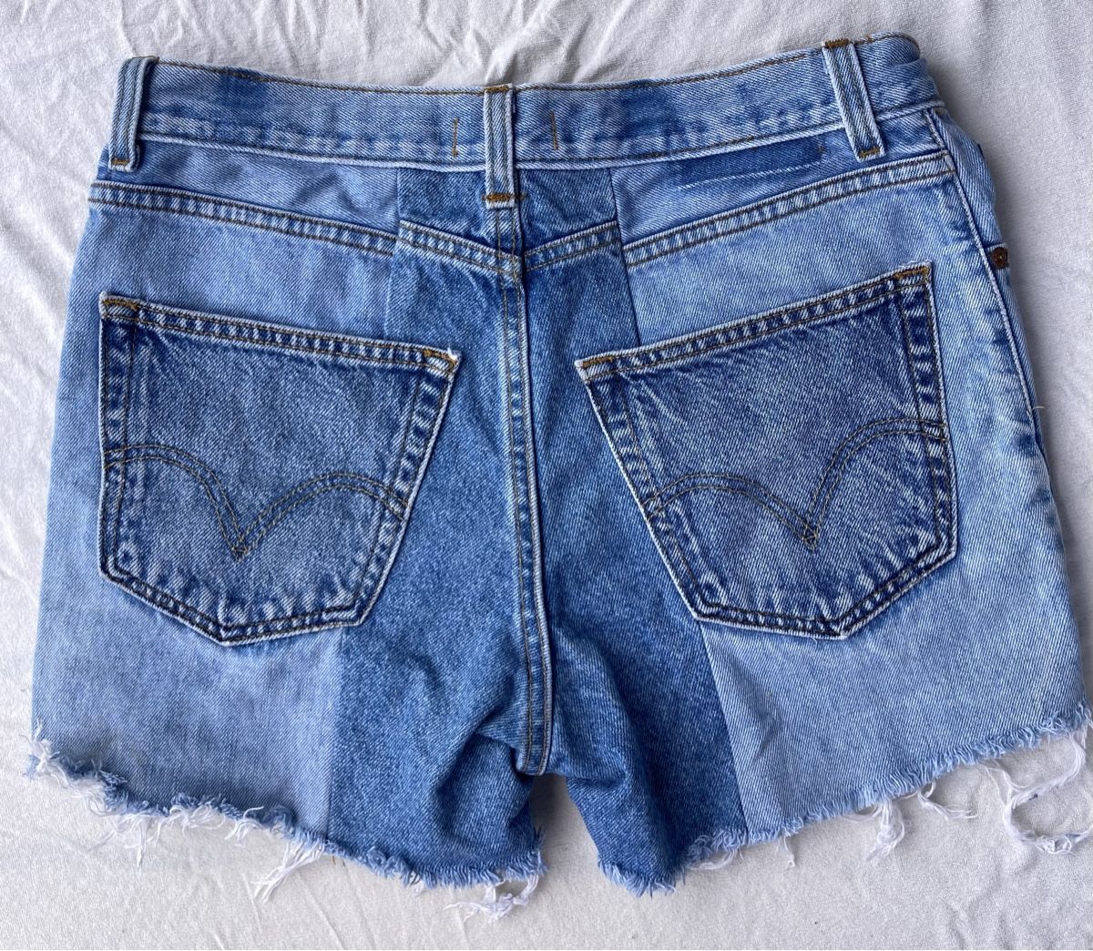 Hosen: Rework Jeans Shorts Grösse 28 Damen Patchwork Denim – Gebraucht aus Siselen BE von -skylein- 1
