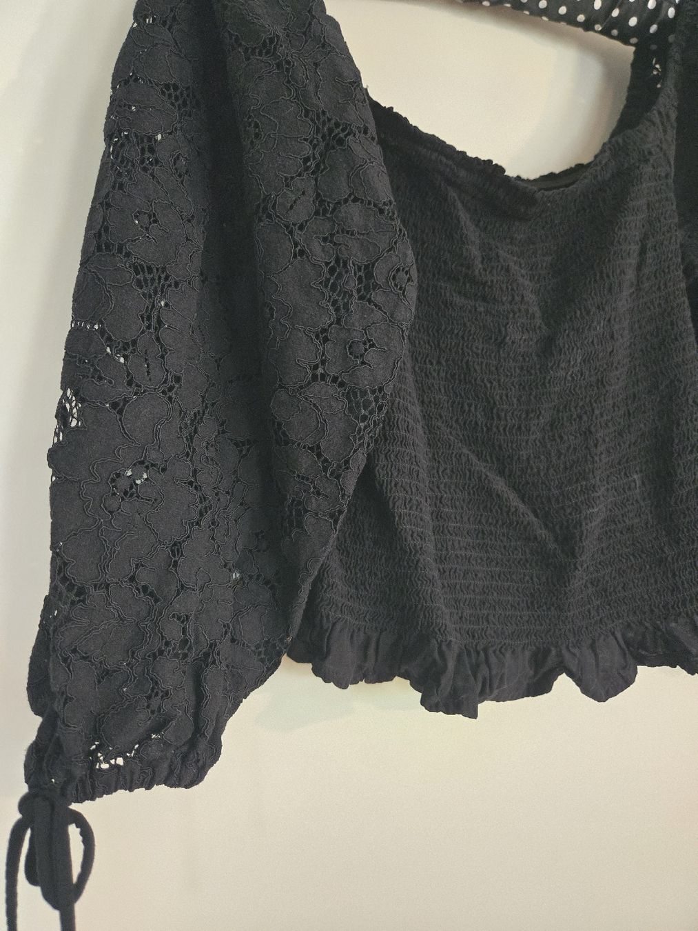 Camicette: Schwarze Carmen-Bluse mit Spitze, Gr. L – Nuovo (secondo la descrizione) da Dübendorf venduto da Timulka 1