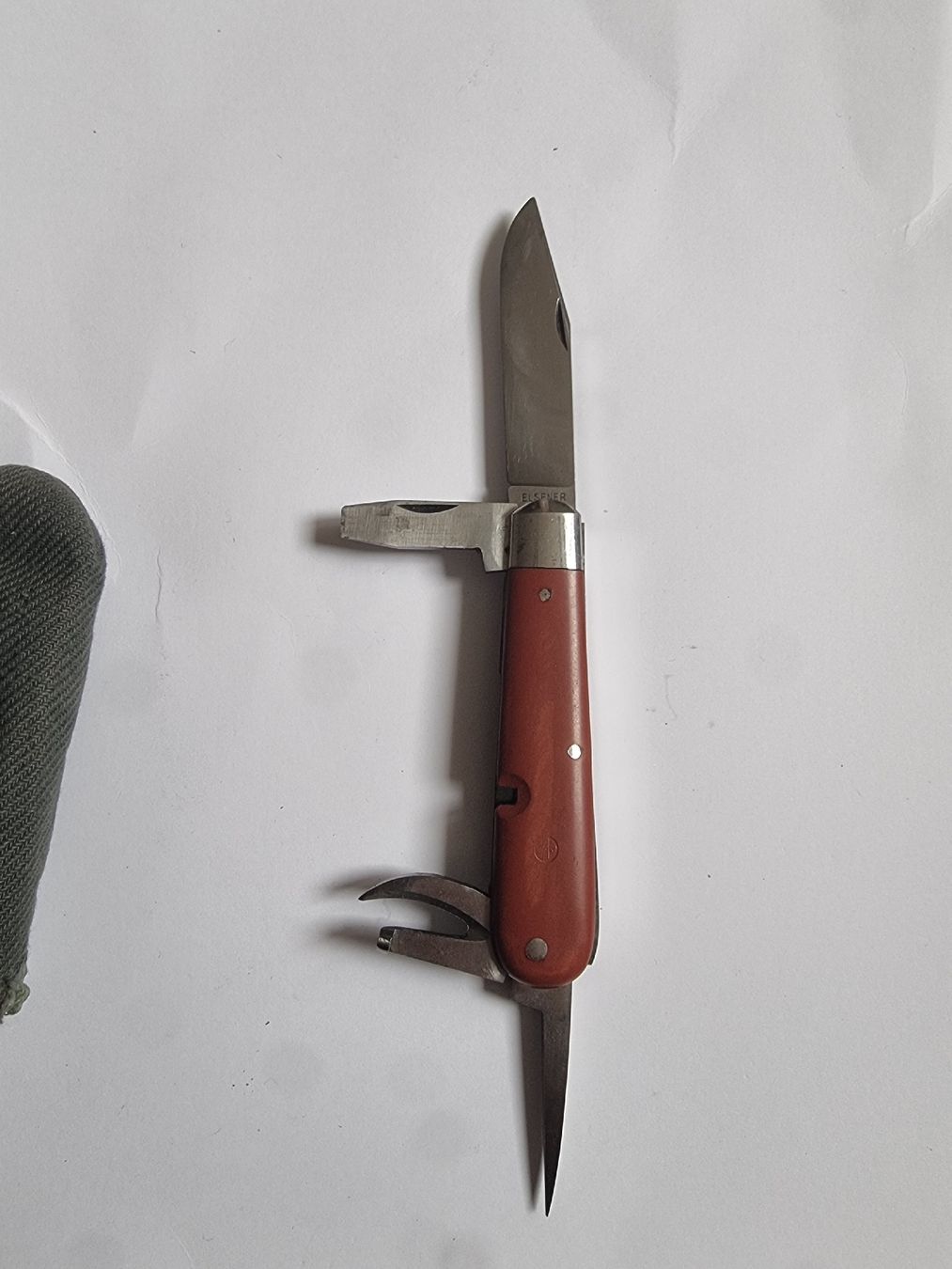 Schweizer Armee Coltelli tascabile: Elsaener Schweizer Offiziersmesser mit Hülle – Usato da Olten venduto da Mezopotamya 2