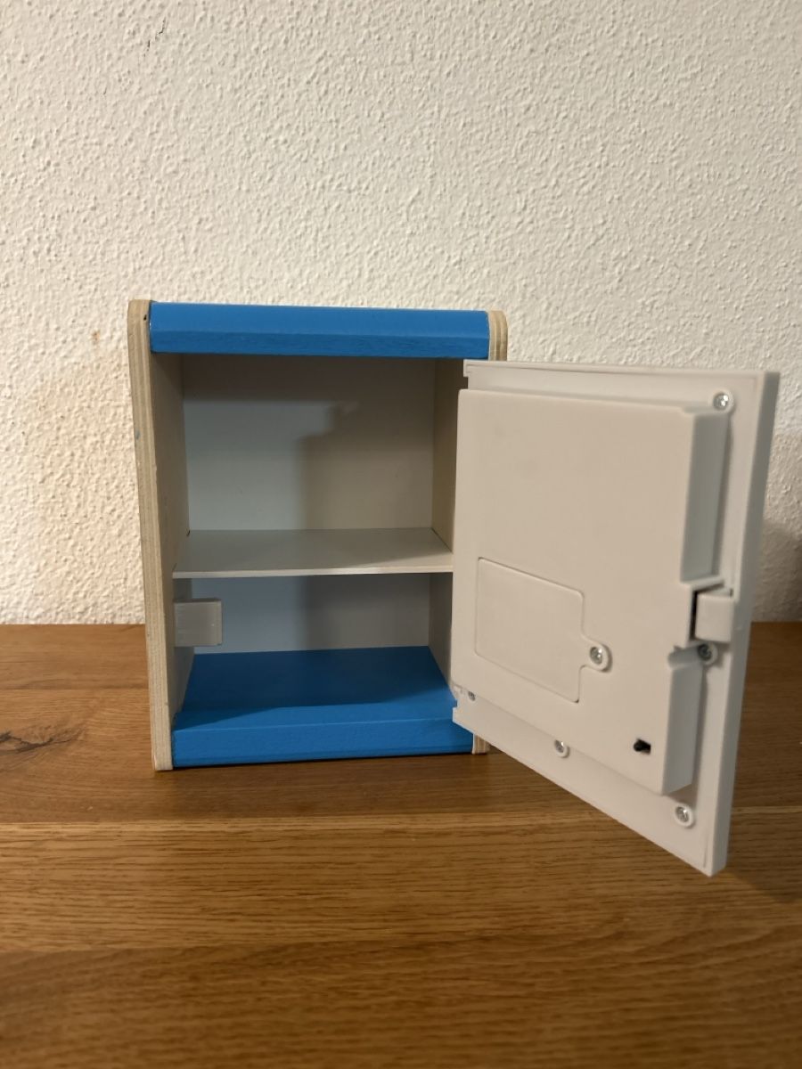 Giocattoli: Kindersafe aus Holz, mit Code – Usato da Oberrieden venduto da Mikleve 1