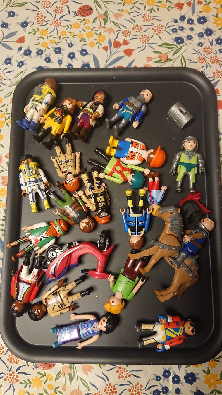 Playmobil Giocattoli: PLAYMOBIL Figuren Set – Usato da Grenchen venduto da Zombiepolizist 1