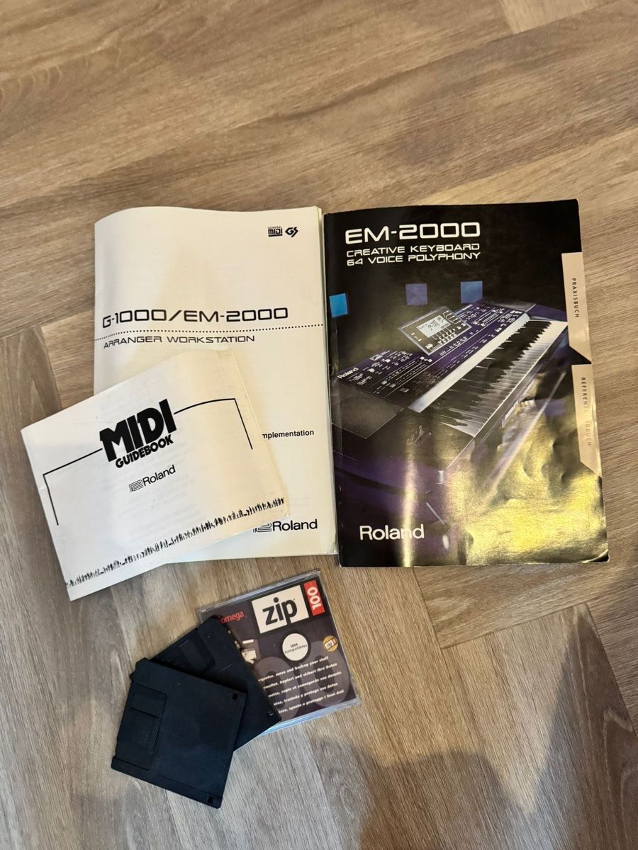 Roland Strumenti musicali: Roland EM-2000 Arranger Workstation Keyboard inkl. Tasche – Usato da Dörflingen venduto da Benz63 7