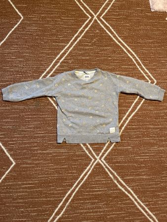 Ebbe Pullover grau mit Goldmuster Grösse 116 neuwertig