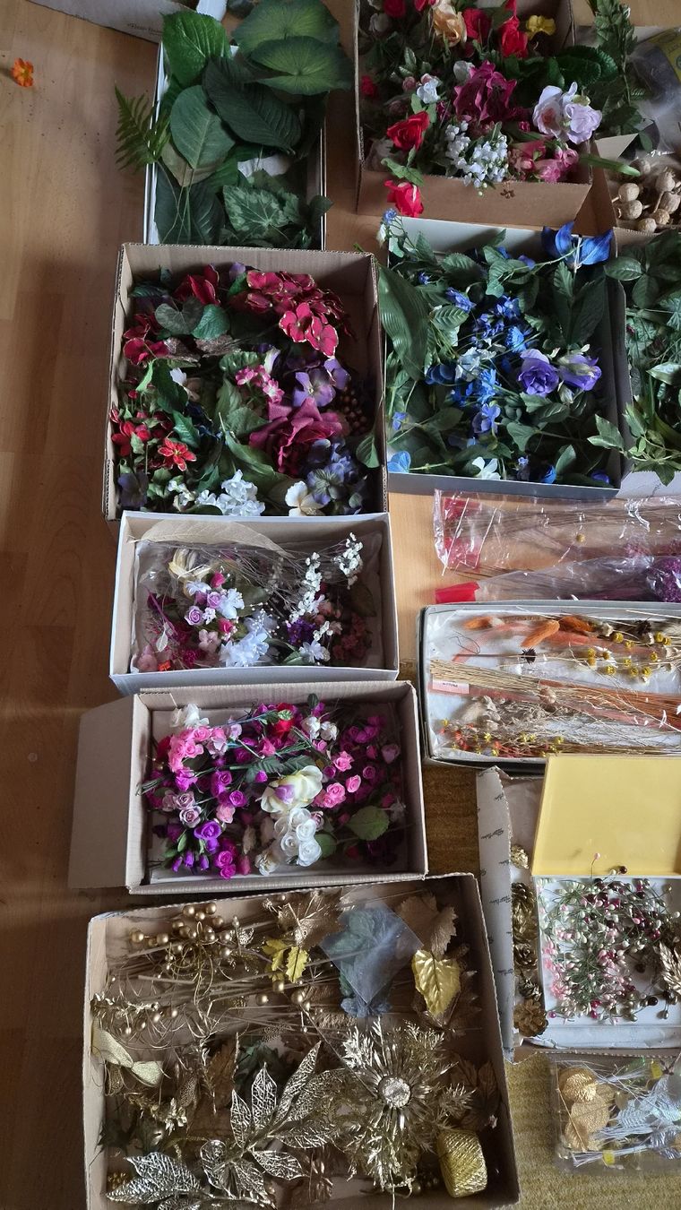 Kit bricolage: Kunstblumen Deko Diverses Riesensammlung  – Nuovo (secondo la descrizione) da Kölliken venduto da MissesBossTop1 1