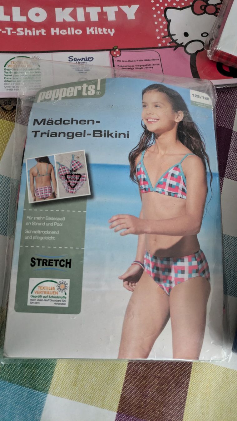 Lotti & Set di vestiti: Tolles Set - Hello Kitty - Tchibo - Biniki - 4 Gewinnt - 122 – Nuovo e nell'imballaggio originale da Staufen venduto da Fleby84 1