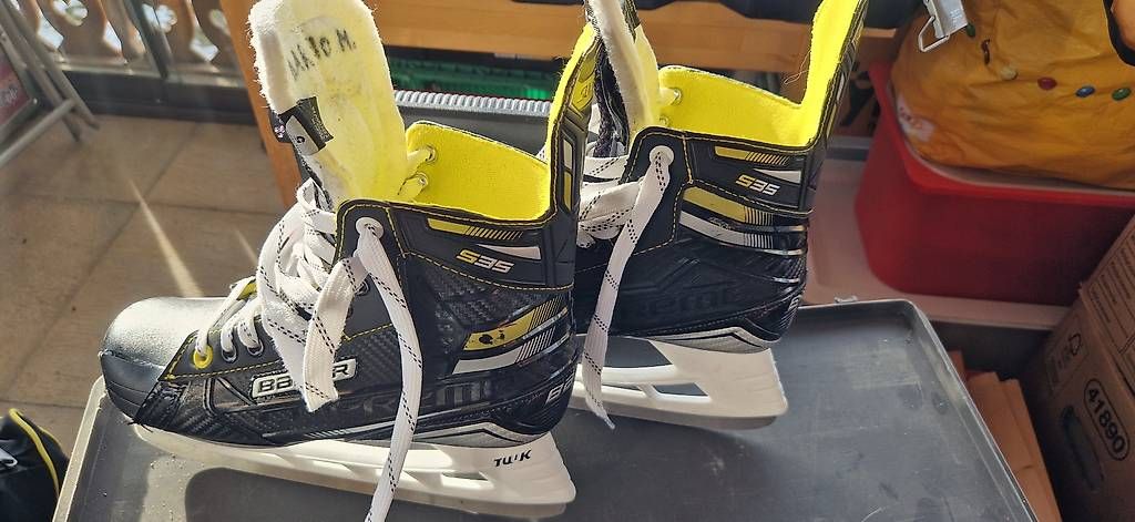 Pattini da ghiaccio: Eishockey Schlittschuhe  – Usato da Wiesendangen venduto da Dreiergespann 3