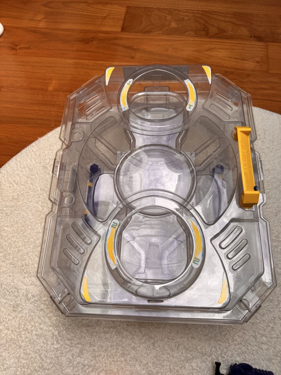 Hasbro Giocattoli: Beyblade set +Arena – Usato da hägglingen venduto da tamayra 1