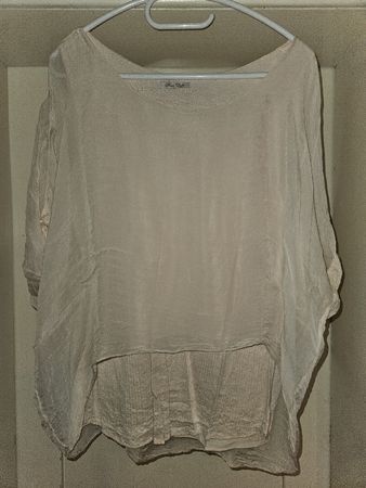2 TShirts im Seide mit Pailletten rosa und Hellblau