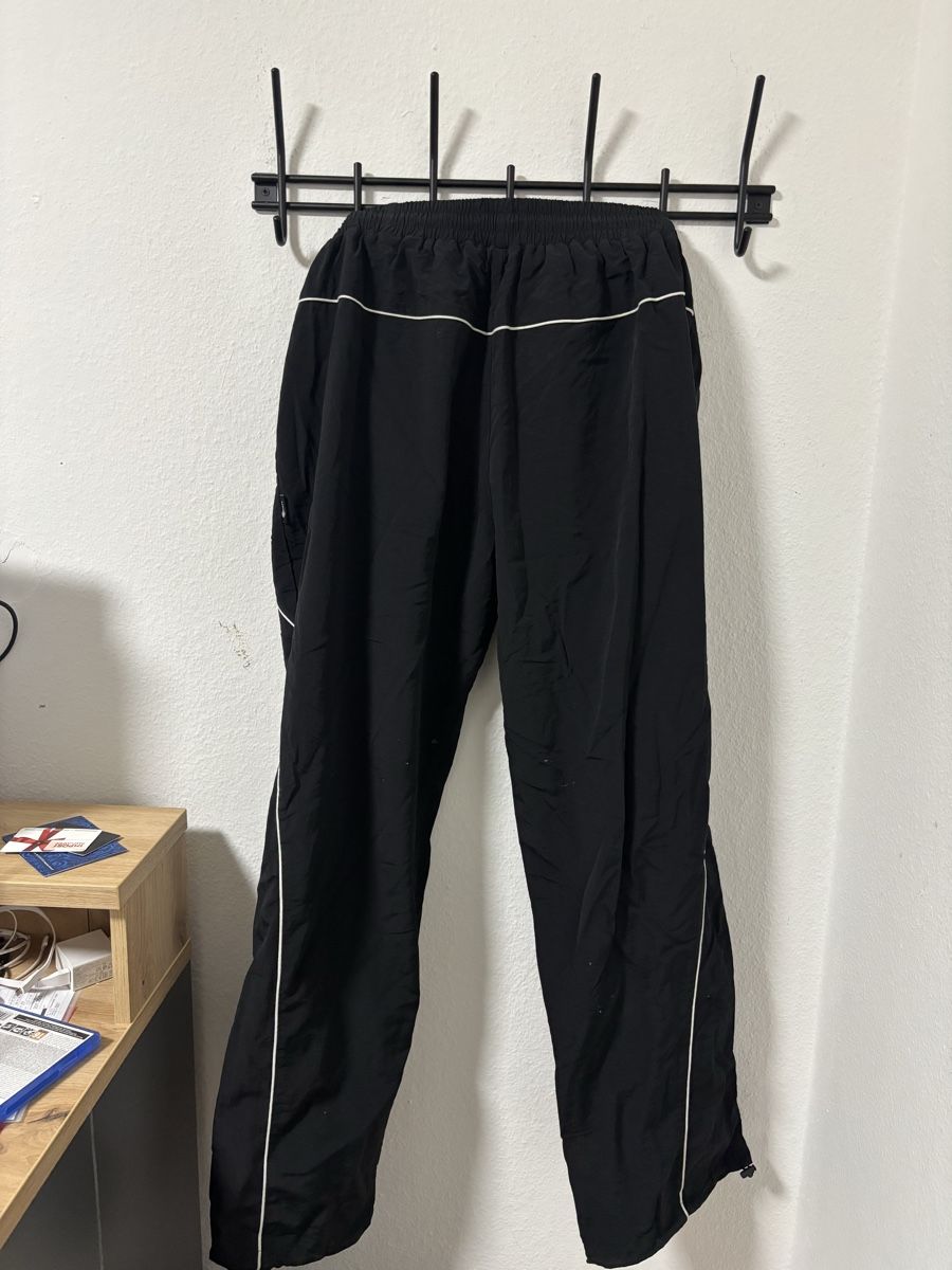 Costumes: Vicinity Trainingsanzug schwarz Grösse L neu – D'occasion à Berg TG par mar_qp2k 2