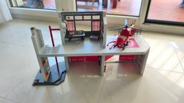 Playmobil 5337 Feuerwehr-Hauptquartier mit Helikopter guter 