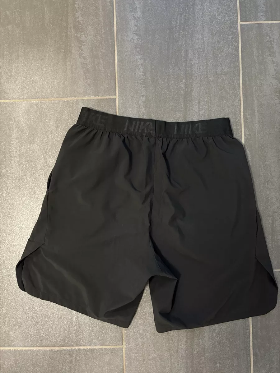 Nike Pantaloni: Nike Flex Short Vent M – Usato da Rümlang venduto da svent 4