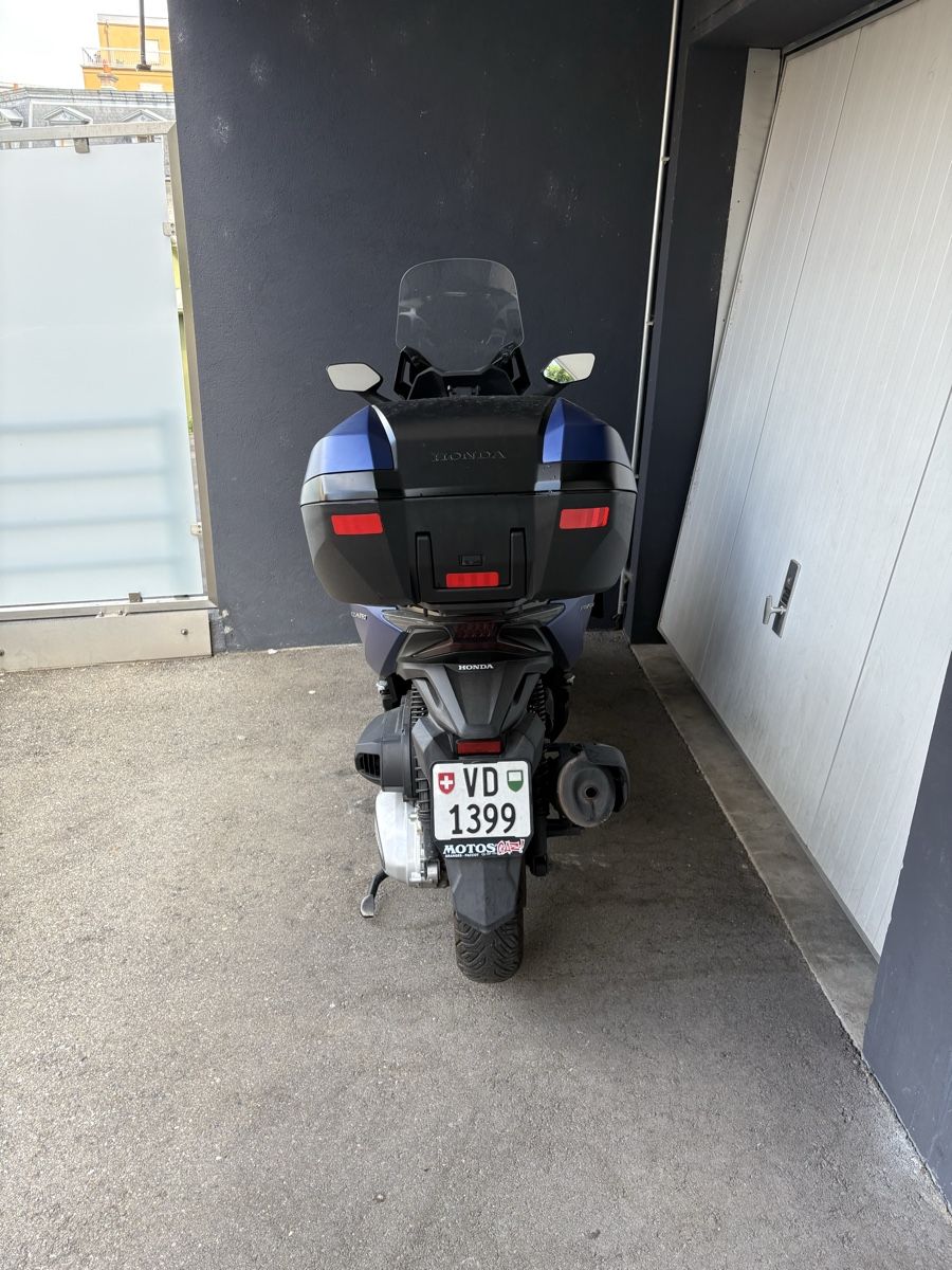 Honda Scooter: Honda Forza 350 – Usato da Territet venduto da Domiswiss 2