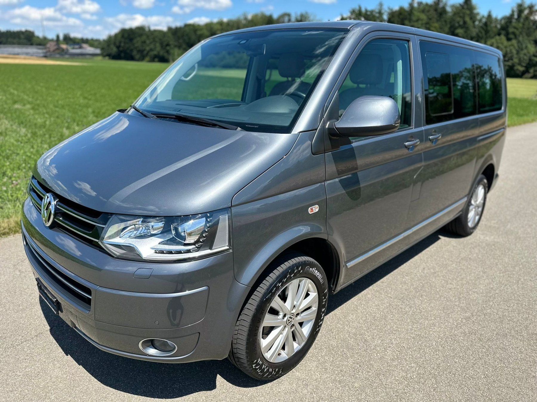 VW Camping Fahrzeuge: VW T5 Multivan 2.0 Bi-TDI CR Highline 4Motion DSG – Gebraucht aus Hünenberg von Auto-Klinik01