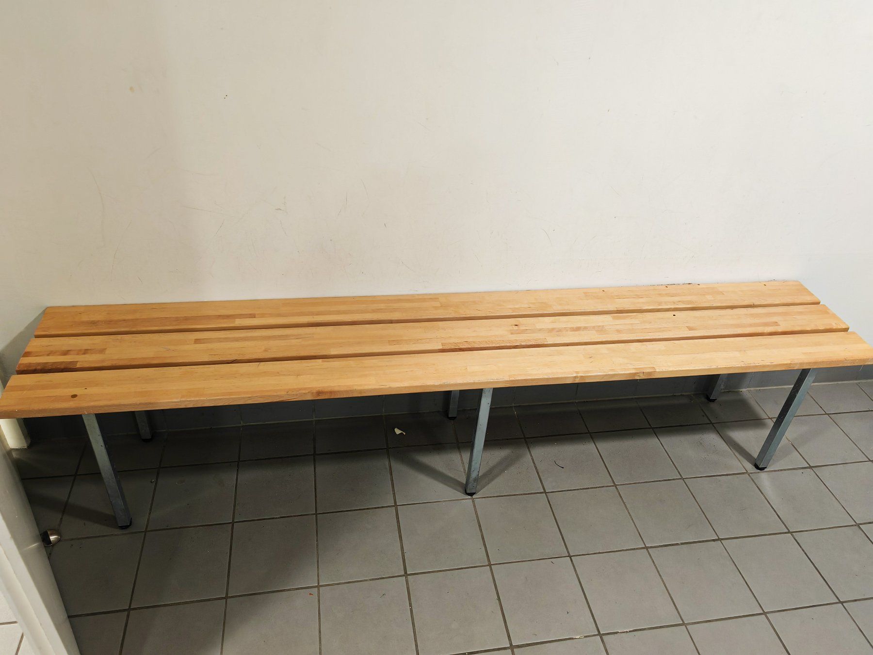 Guardaroba: Doppelseitige + einfache Garderobenbänke – Usato da Bern venduto da Sudowudo 4