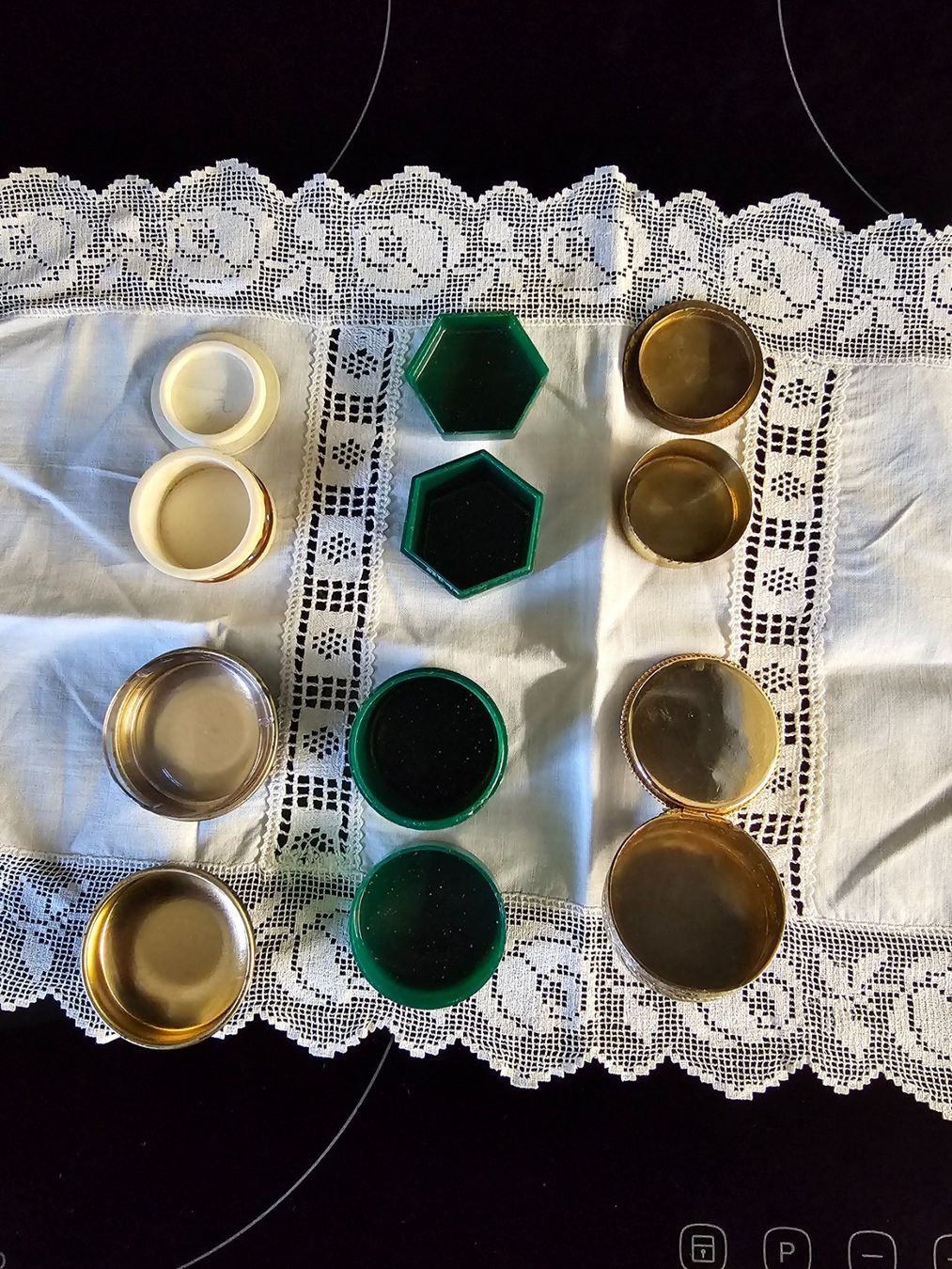 Tutte le decorazioni: Pillendöschen – Usato da Tuggen venduto da Rugi2 1