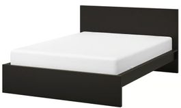 Lit IKEA noir, en bon état