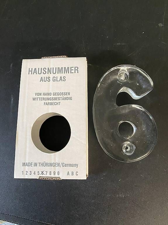 Insegne: Hausnummer aus Glas – Usato da Kaisten venduto da AMSImara 2