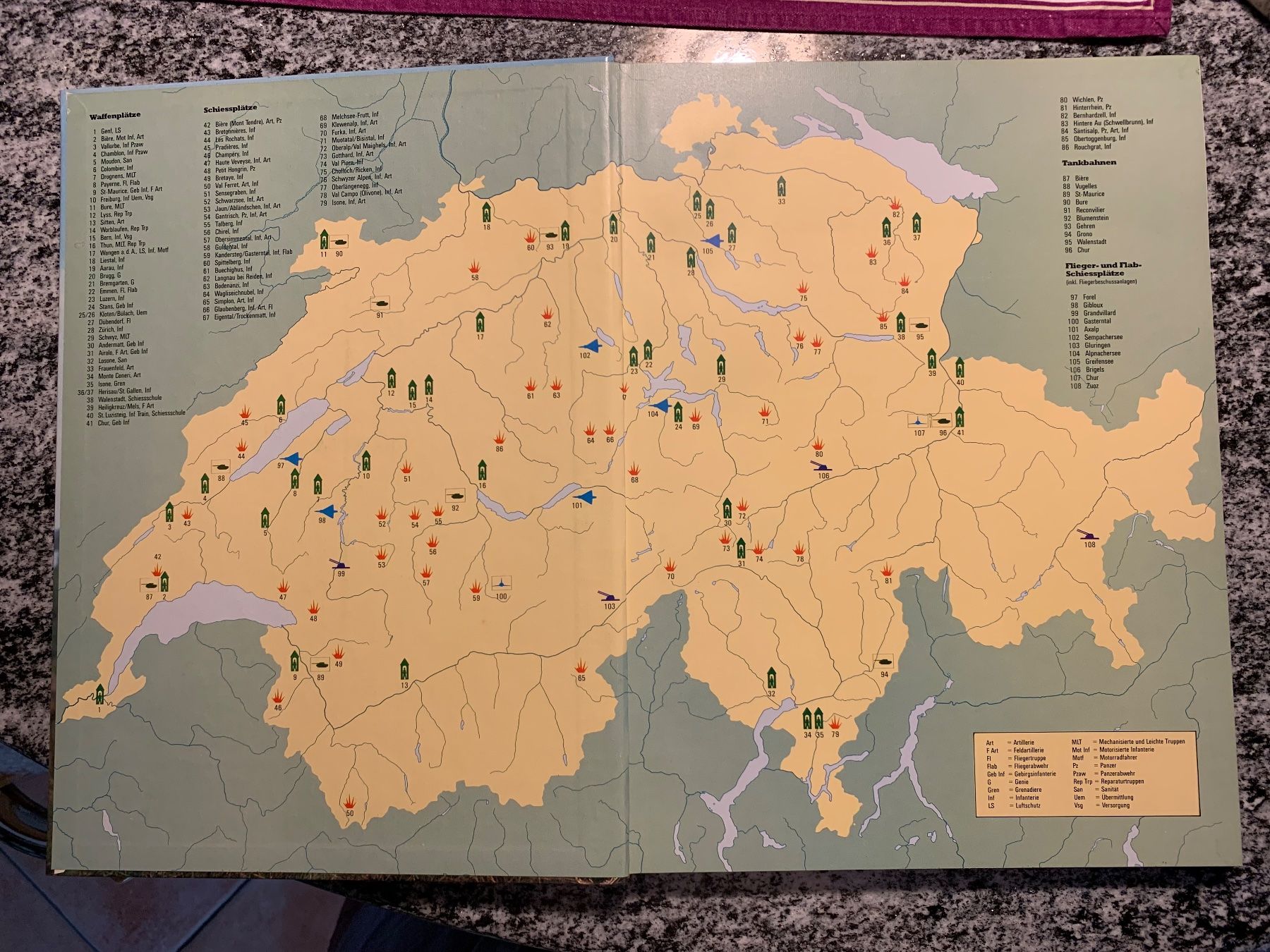 Libri: SCHWEIZER SOLDATEN IM EINSATZ/Manöver+Defilées/Schweizer Arm – Nuovo (secondo la descrizione) da Pazzallo venduto da 51chro74 7