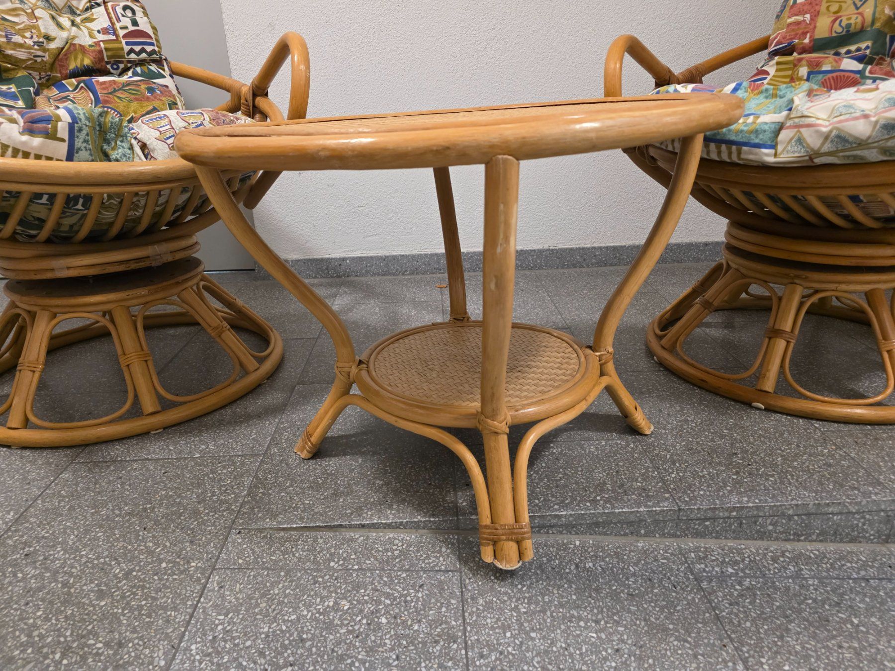Set di tavolo e panche: Ein Tisch und 2 Bambussessel – Usato da Gockhausen venduto da medved007 3