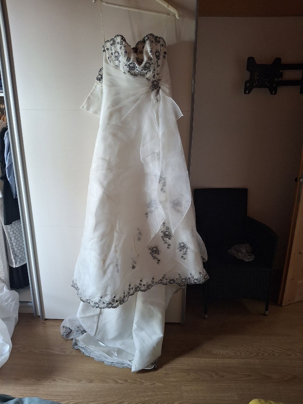 Vestiti: Merys Couture Hochzeitskleid – Usato da Turbach venduto da den_6g6w