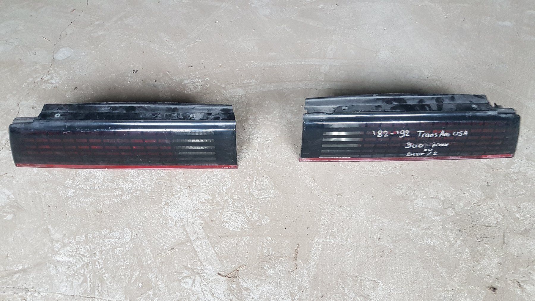 Pontiac Alle Autoersatzteile: Jeu de feux arrières Pontiac TransAm – Gebraucht aus PRILLY von 55b_nh8l