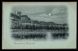 Mondschein-AK Neuchâtel, Häuserpanorama mit Turm und Kirche