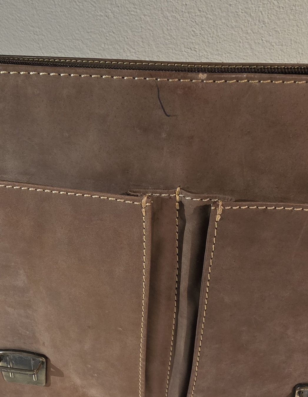 Valigie & Borse: Vintage Ledertasche / Umhängetasche – Usato da Wichtrach venduto da Croianer 6
