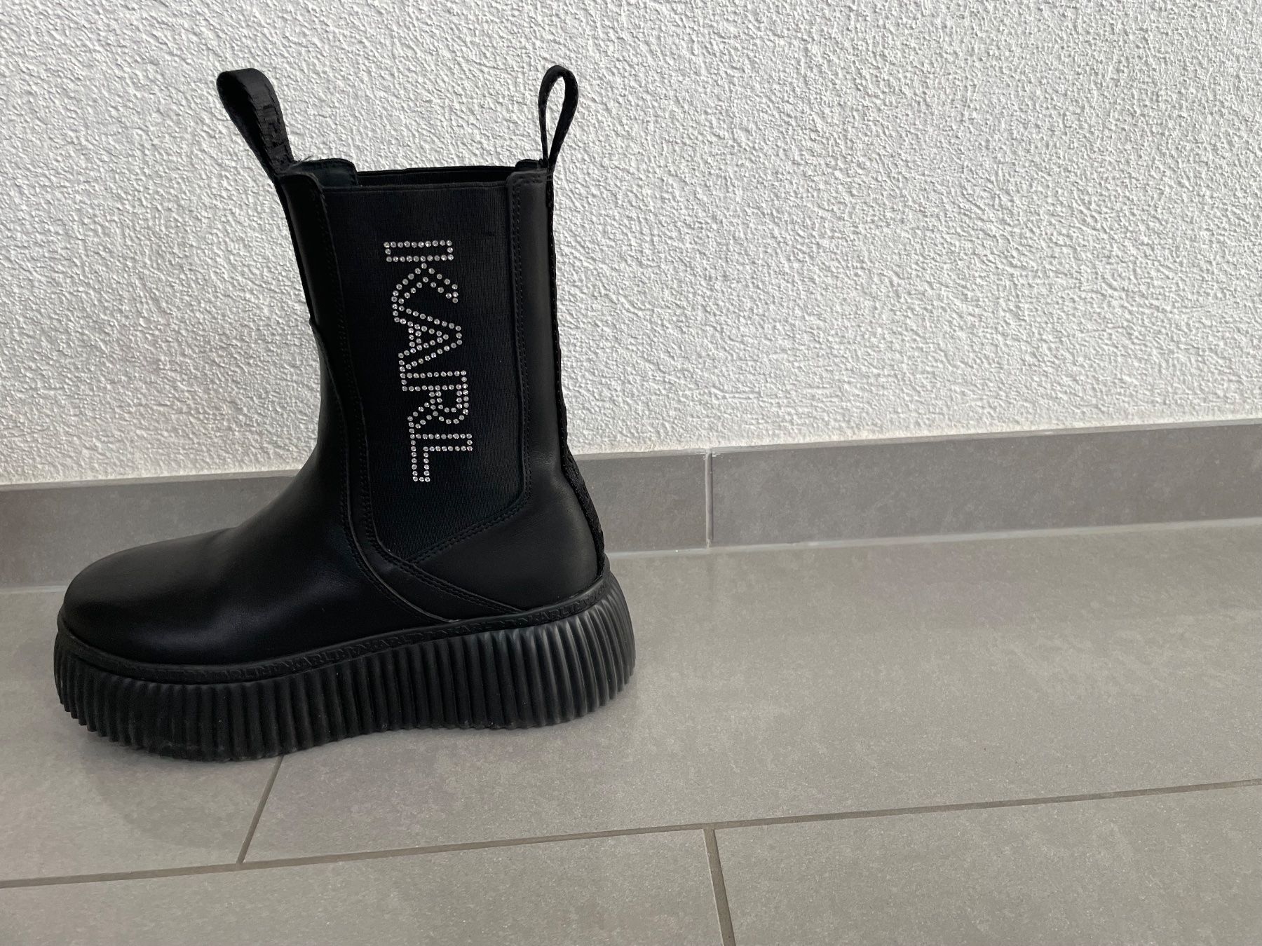Karl Lagerfeld Scarpe da donna: Karl Lagerfeld Boots schwarz Grösse 37 – Usato da Arth venduto da Wenike93