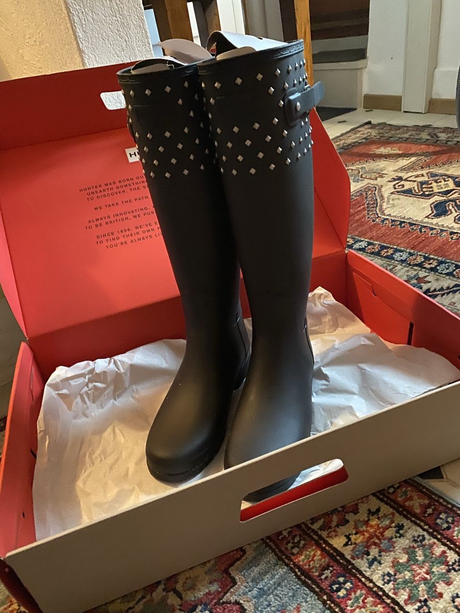 Hunter Scarpe da donna: Bottes de pluie Hunter noires cloutées-  T.40 – Nuovo e nell'imballaggio originale da Genolier venduto da ber_j8yx