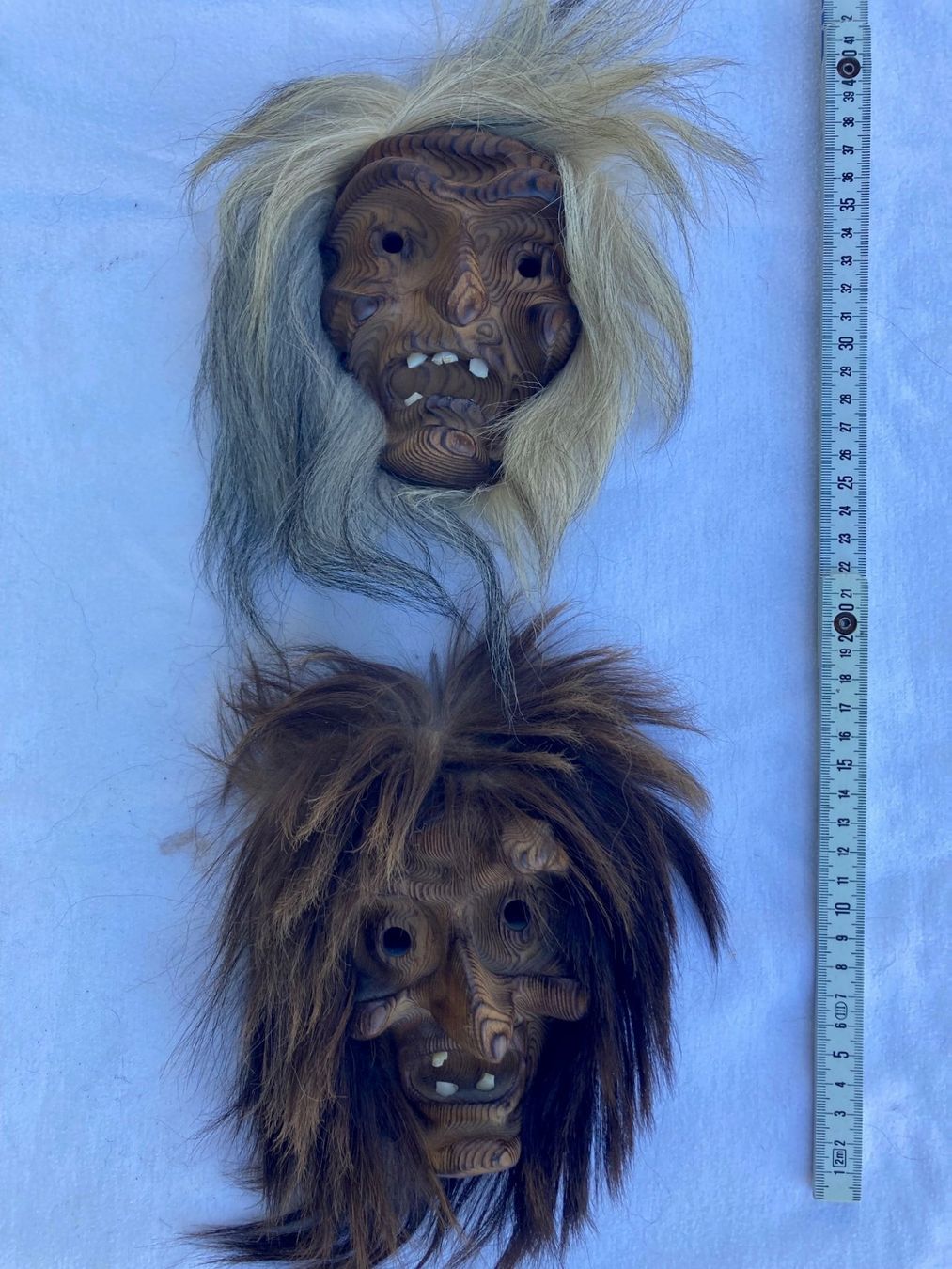 Maschere: Sammlung Lötschen- und Binntaler Holzmasken – Usato da Gelterkinden venduto da Busfreak 5