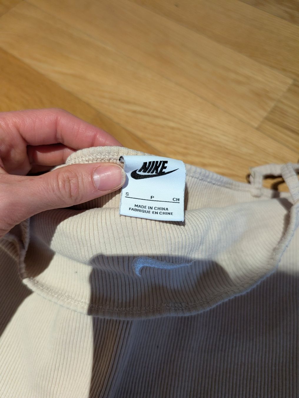 Nike Top: Nike Top Beige, Gr. S, neu – Nuovo (secondo la descrizione) da Zug venduto da sunshinestateofmind 1