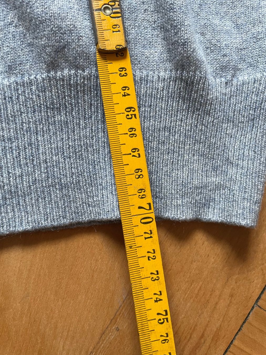 Pullover & Sweatshirts: Pullover Parenti's Kaschmir hellblau Grösse M – Gebraucht aus Zürich von Rollladen 4
