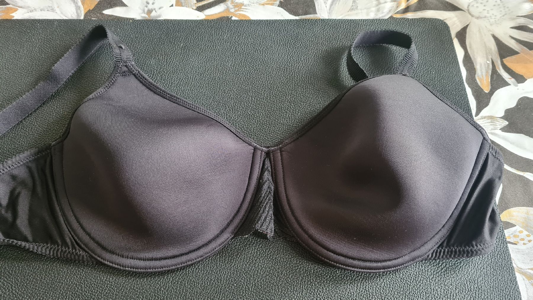 Sonstige Unterwäsche: Triumph BH, Schwarz, Spitze, Gr. 85C – Gebraucht aus Dussnang von Mak13