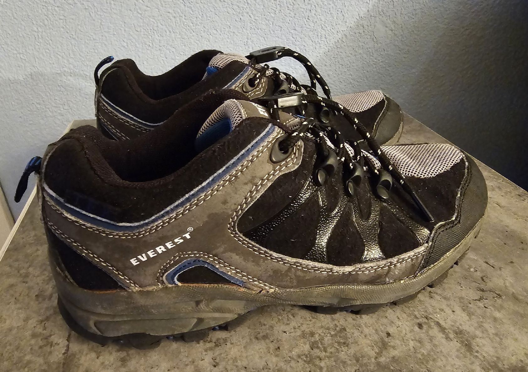 Everest Scarpe per ragazzi: Trekkingschuhe / Wanderschuhe Everest in Grösse 36 – Usato da Niederhasli venduto da Maluja 2