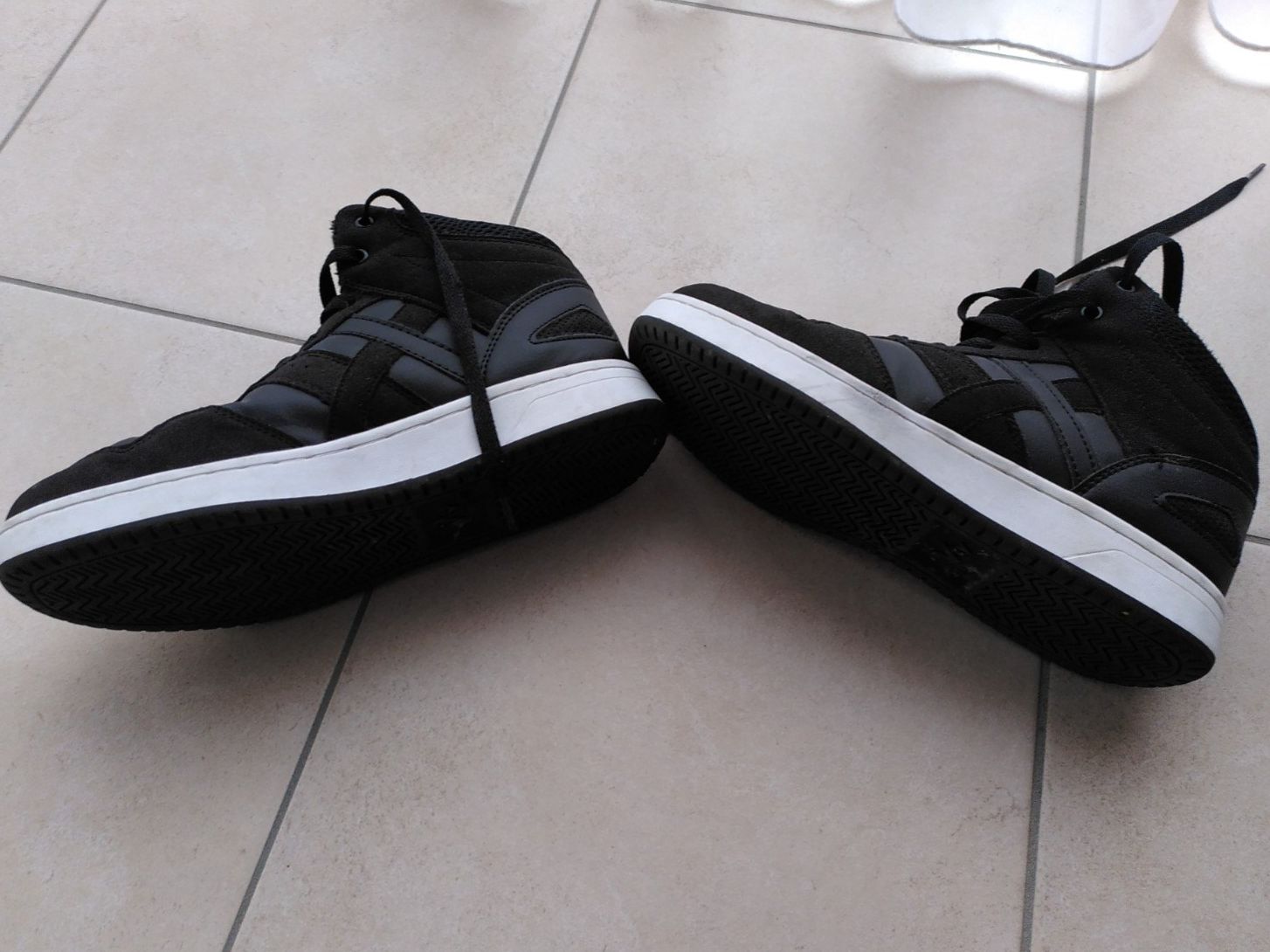 Scarpe da uomo: GEFÜTTERTE WINTERSCHUHE GR.40 – Usato da Brugg AG venduto da olamim