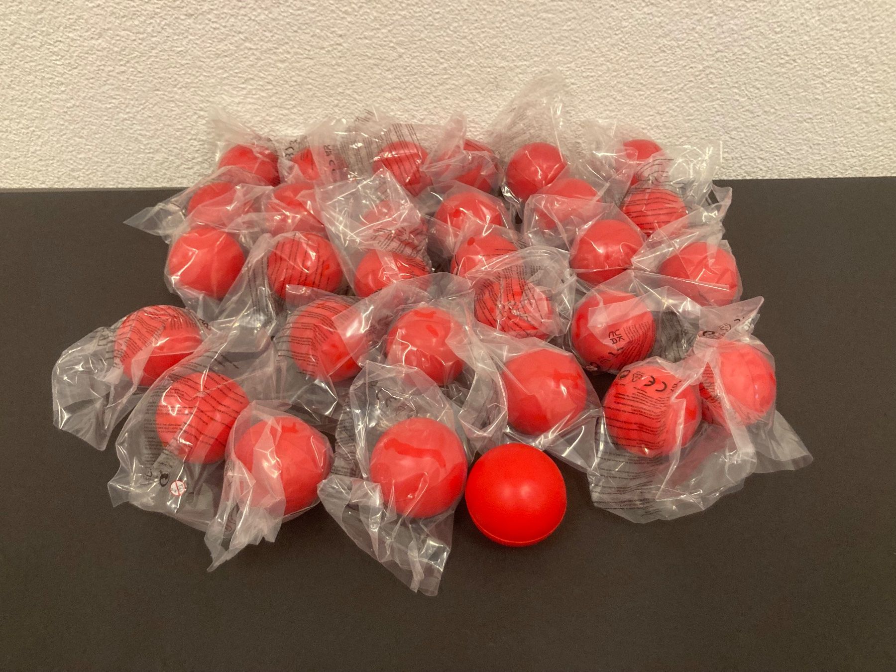 Bälle: Softbälle rot, 30 Stück, ca. 6 cm Durchmesser – Neu und originalverpackt aus Neuenhof von jorogo