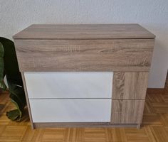 Stilvolle und funktionale Kommode in gutem Zustand