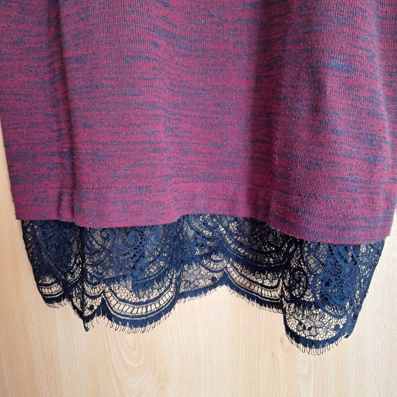 Maglioni & Felpe: Burgunder Pullover mit Spitze, Gr. M, Top Zustand! – Usato da Hettenschwil venduto da Schneuggi2 2