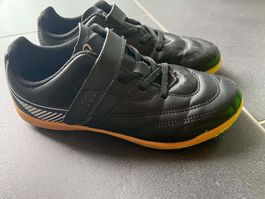 Hallenschuhe Decathlon Kinder Grösse 34, guter Zustand
