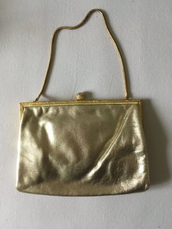 Goldenes Abendtäschchen