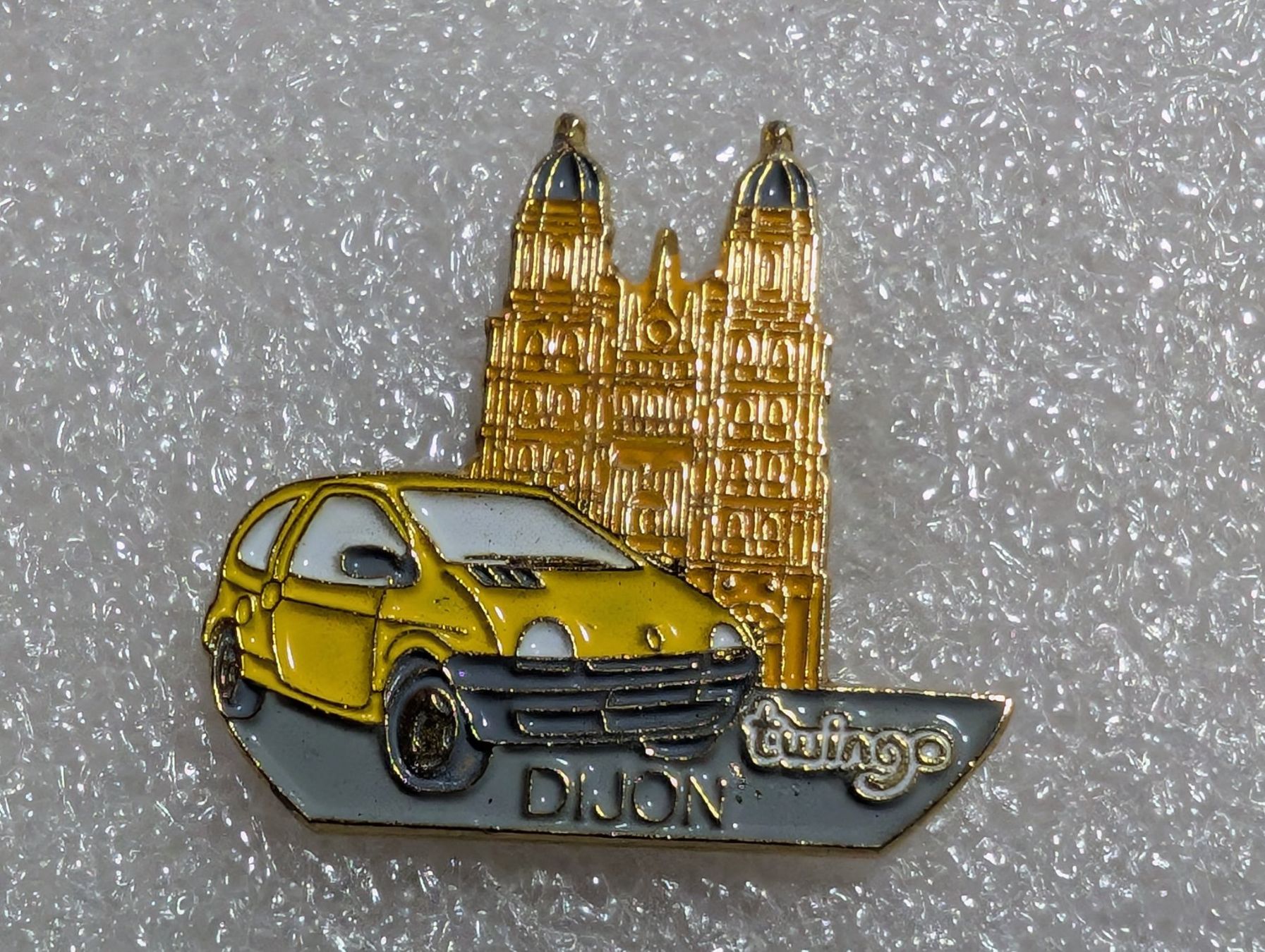 Plaketten & Abzeichen: Ansteckpin 251: Auto Renault Twingo – Gebraucht aus Oppligen von Pin-Fall-Shop