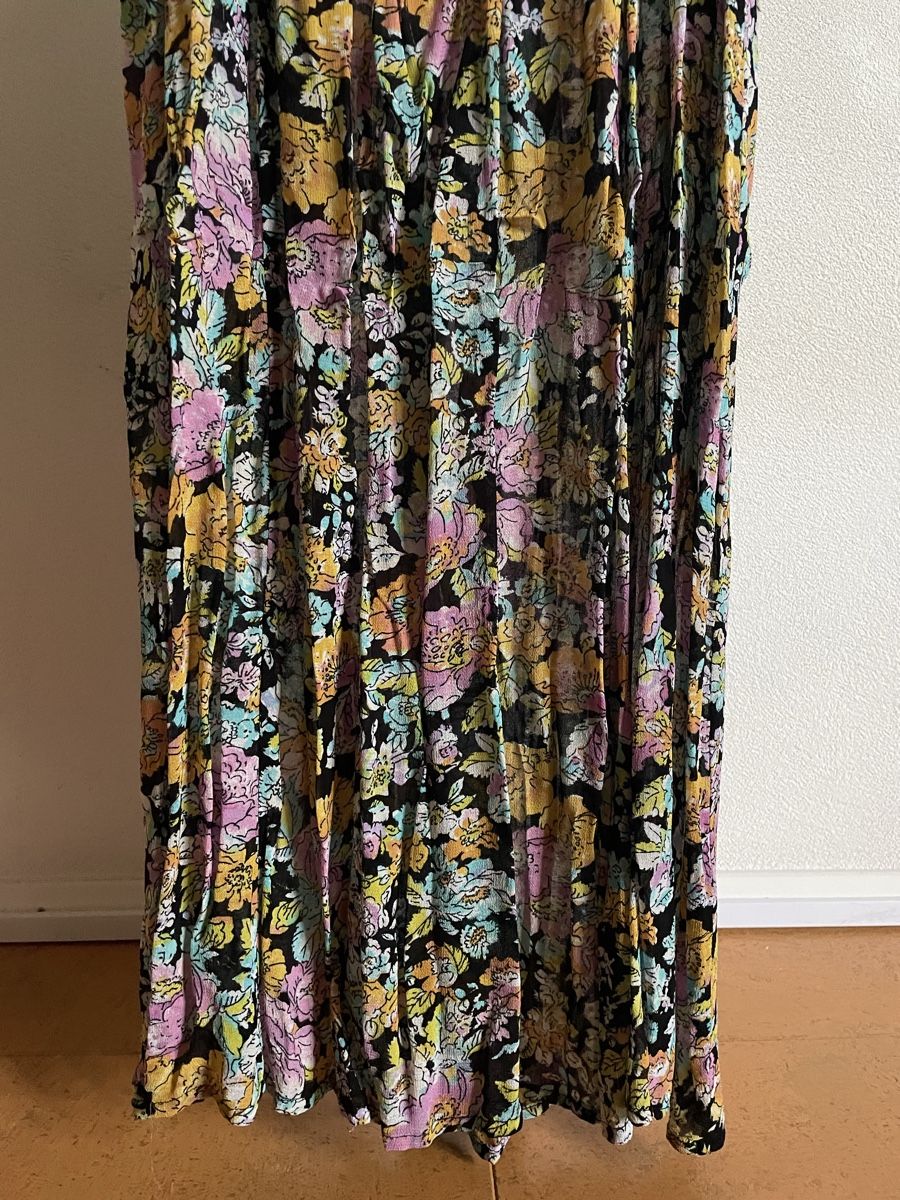 H&M Gonne: Sommerrock mit Blumenmuster, Grösse 36. – Usato da Disentis/Mustér venduto da sil_nx77 3