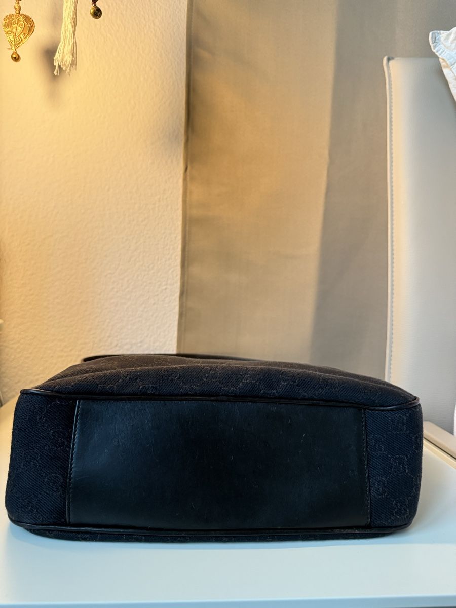 Gucci Borse da donna: Elegant Authentic Gucci Shoulder Bag - Great Condition! – Usato da Ittigen venduto da dyo_x8vw 4