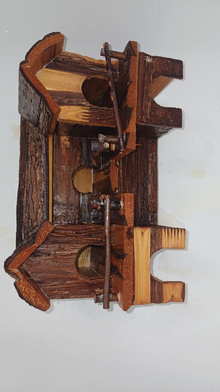 Articoli in legno: Hübsches haus aus Holz, – Usato da St. Gallen venduto da gab_8nvv 1