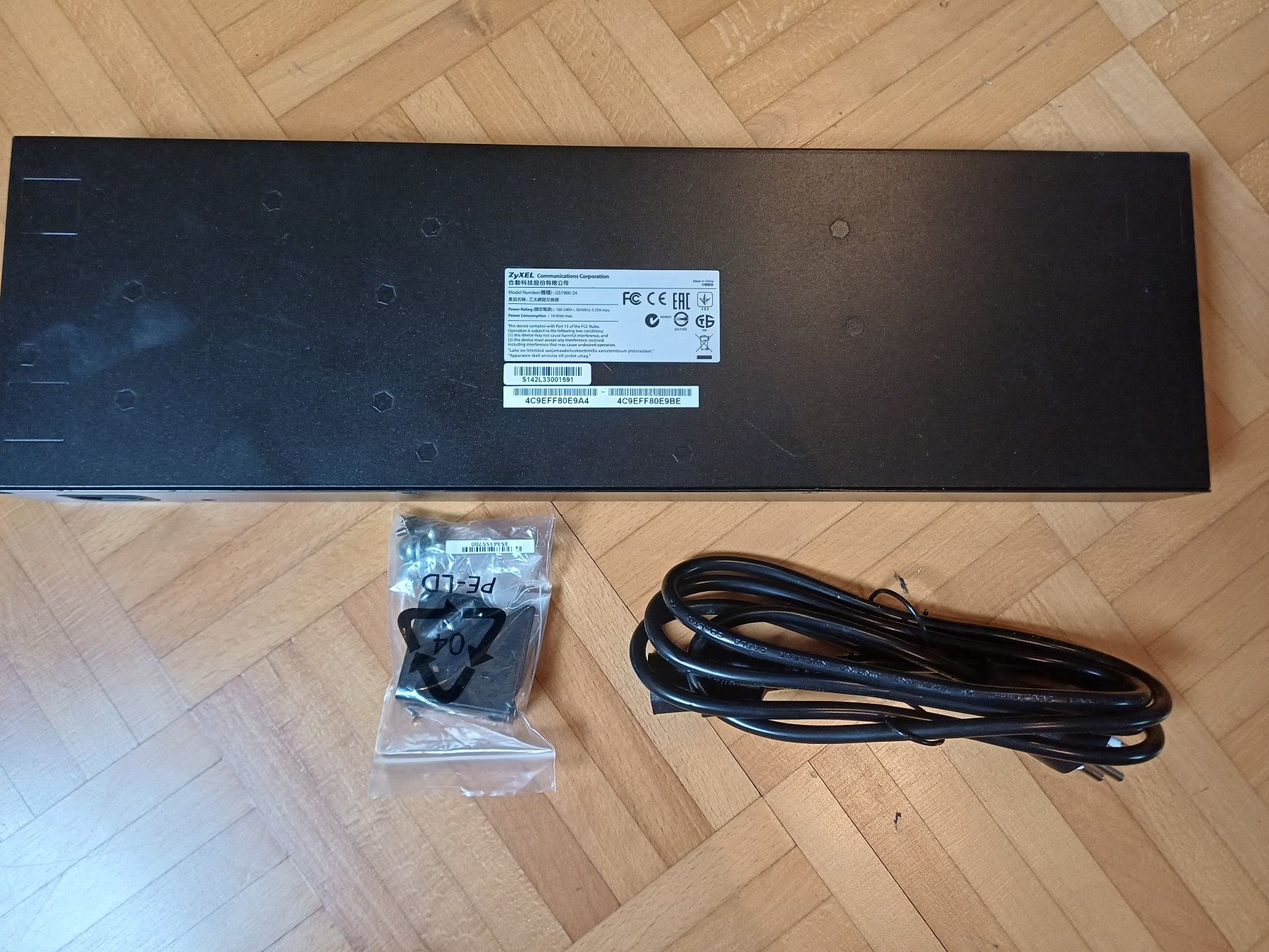 Zyxel Hub & Switch: Zyxel GS1900-24 Switch Rackmount – Usato da Uster venduto da Baechi_m 1
